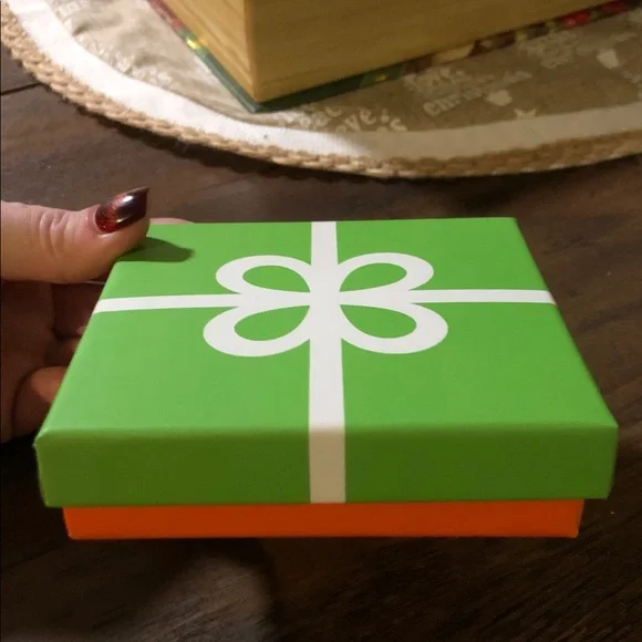 JCPenney Lime Gift Box with White Ribbon Design - Picture 3 of 10